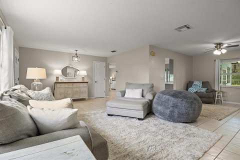 House in Sebring, Florida 3 bedrooms, 177.54 sq.m. № 1918861 - photo 5
