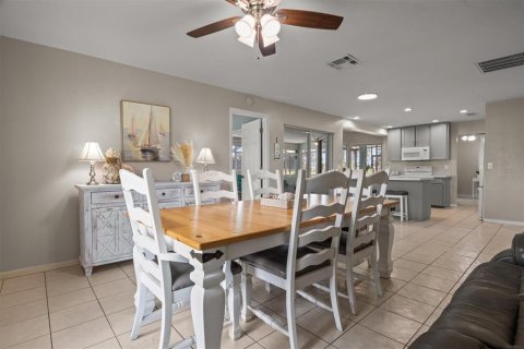 House in Sebring, Florida 3 bedrooms, 177.54 sq.m. № 1918861 - photo 20