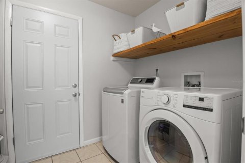 House in Sebring, Florida 3 bedrooms, 177.54 sq.m. № 1918861 - photo 21