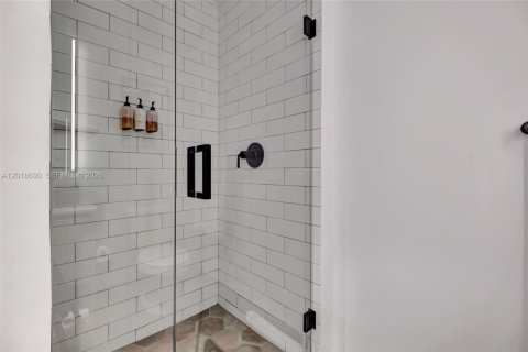 Купить кондоминиум в Майами, Флорида 1 комната, 41.06м2, № 2256592 - фото 15