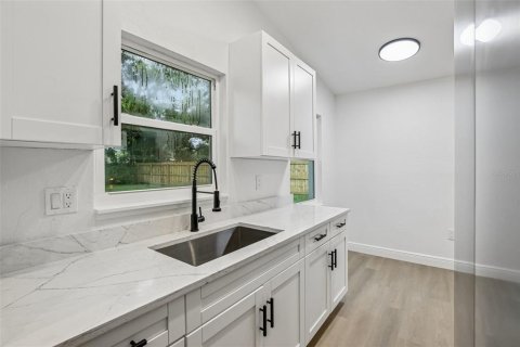 Villa ou maison à vendre à Sarasota, Floride: 2 chambres, 63.36 m2 № 2409899 - photo 16