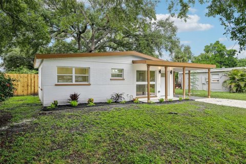 Villa ou maison à Sarasota, Floride 2 chambres, 63.36 m2 № 2409899