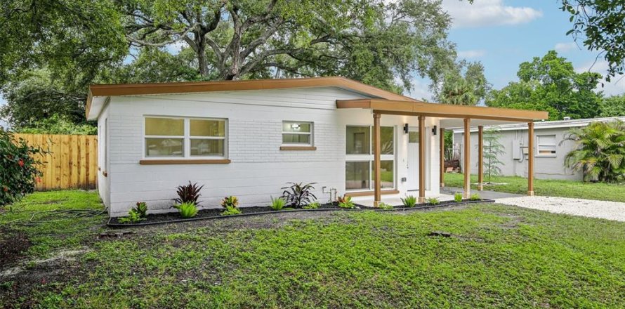 Villa ou maison à Sarasota, Floride 2 chambres, 63.36 m2 № 2409899