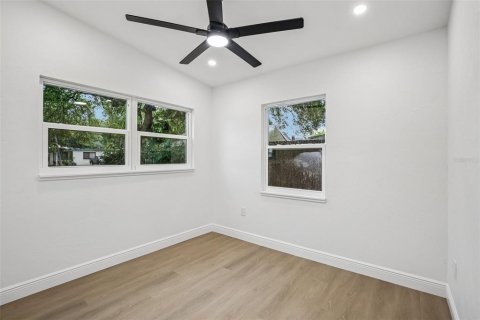 Villa ou maison à vendre à Sarasota, Floride: 2 chambres, 63.36 m2 № 2409899 - photo 21