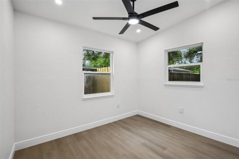 Villa ou maison à vendre à Sarasota, Floride: 2 chambres, 63.36 m2 № 2409899 - photo 19
