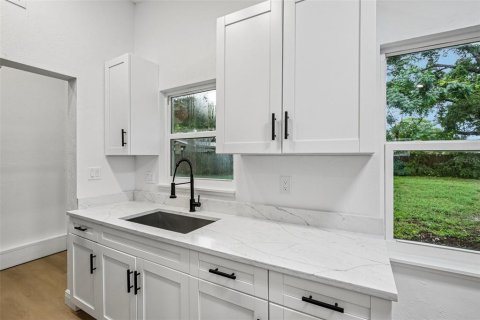Villa ou maison à vendre à Sarasota, Floride: 2 chambres, 63.36 m2 № 2409899 - photo 15