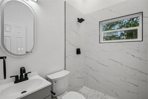 Villa ou maison à vendre à Sarasota, Floride: 2 chambres, 63.36 m2 № 2409899 - photo 18