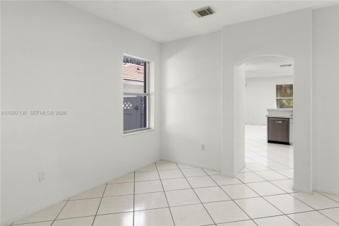 Casa en venta en Pembroke Pines, Florida, 4 dormitorios, 248.79 m2 № 2047752 - foto 21