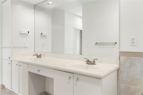 Casa en venta en Pembroke Pines, Florida, 4 dormitorios, 248.79 m2 № 2047752 - foto 29