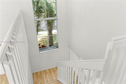 Casa en venta en Pembroke Pines, Florida, 4 dormitorios, 248.79 m2 № 2047752 - foto 25