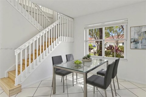 Casa en venta en Pembroke Pines, Florida, 4 dormitorios, 248.79 m2 № 2047752 - foto 22