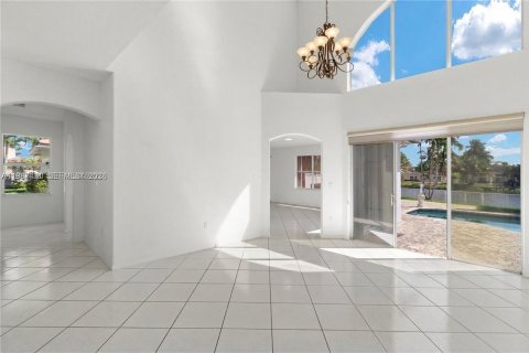 Casa en venta en Pembroke Pines, Florida, 4 dormitorios, 248.79 m2 № 2047752 - foto 4