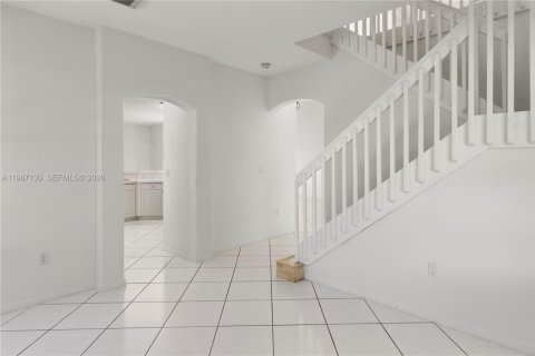 Casa en venta en Pembroke Pines, Florida, 4 dormitorios, 248.79 m2 № 2047752 - foto 24