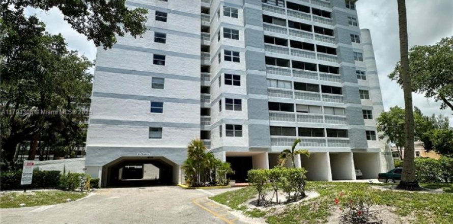 Condo in Lauderhill, Florida, 2 bedrooms  № 1731865