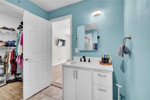 House in Poinciana, Florida 4 bedrooms, 138.33 sq.m. № 1798552 - photo 12