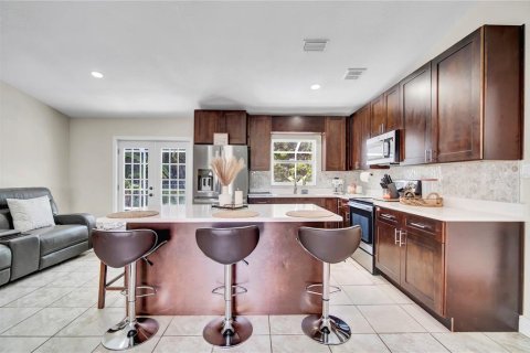 House in Poinciana, Florida 4 bedrooms, 138.33 sq.m. № 1798552 - photo 4