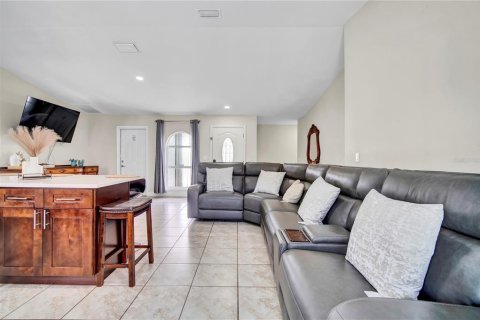 House in Poinciana, Florida 4 bedrooms, 138.33 sq.m. № 1798552 - photo 6