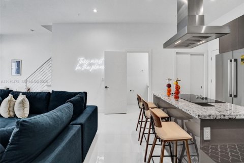 Touwnhouse à louer à Fort Lauderdale, Floride: 4 chambres, 223.43 m2 № 2322039 - photo 23