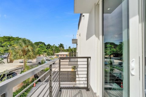 Touwnhouse à louer à Fort Lauderdale, Floride: 4 chambres, 223.43 m2 № 2322039 - photo 30