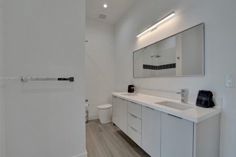 Touwnhouse à louer à Fort Lauderdale, Floride: 4 chambres, 223.43 m2 № 2322039 - photo 28