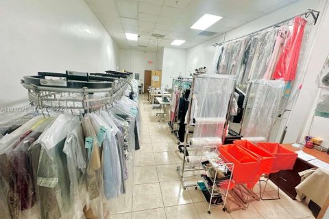 Commercial property in Miami, Florida № 2026239 - photo 3