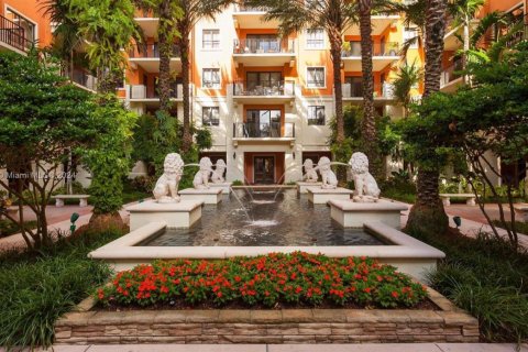 Condo in Coral Gables, Florida, 2 bedrooms  № 1384377 - photo 2