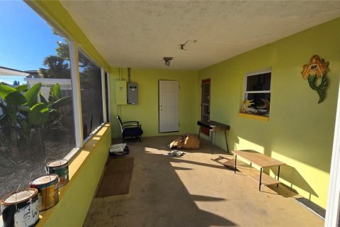 Villa ou maison à vendre à Saint Pete Beach, Floride: 2 chambres, 119.84 m2 № 2431219 - photo 3