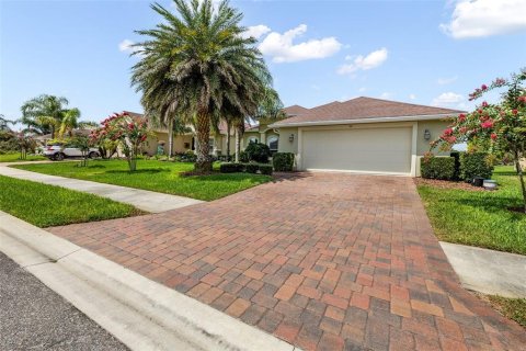House in Palm Coast, Florida 3 bedrooms, 180.97 sq.m. № 2237894 - photo 10