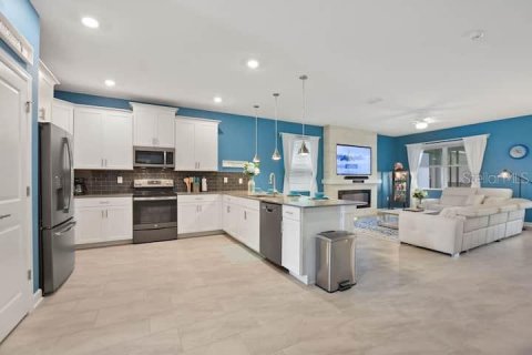 Casa en venta en Kissimmee, Florida, 8 dormitorios, 398.46 m2 № 2232963 - foto 8