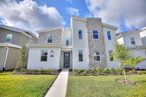 Casa en venta en Kissimmee, Florida, 8 dormitorios, 398.46 m2 № 2232963 - foto 2
