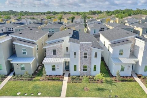 House in Kissimmee, Florida 8 bedrooms, 398.46 sq.m. № 2232963