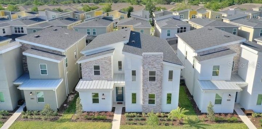 Casa en Kissimmee, Florida 8 dormitorios, 398.46 m2 № 2232963