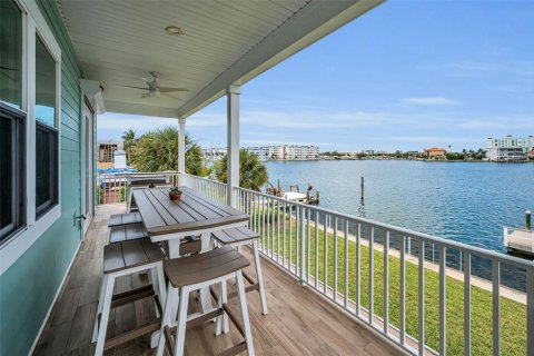 Villa ou maison à vendre à Saint Pete Beach, Floride: 5 chambres, 281.31 m2 № 1914125 - photo 16
