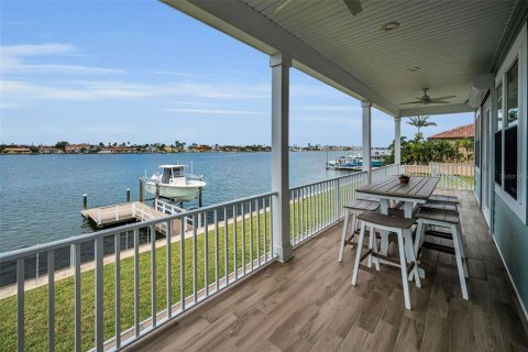 Villa ou maison à vendre à Saint Pete Beach, Floride: 5 chambres, 281.31 m2 № 1914125 - photo 18