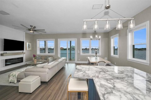 Villa ou maison à vendre à Saint Pete Beach, Floride: 5 chambres, 281.31 m2 № 1914125 - photo 30