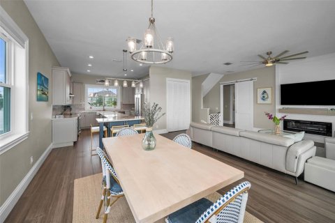 Villa ou maison à vendre à Saint Pete Beach, Floride: 5 chambres, 281.31 m2 № 1914125 - photo 21