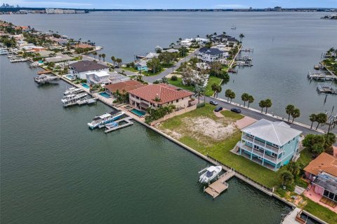 Villa ou maison à vendre à Saint Pete Beach, Floride: 5 chambres, 281.31 m2 № 1914125 - photo 3