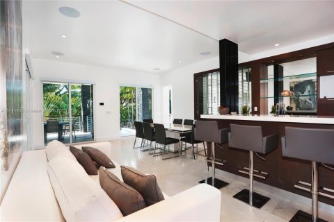 Villa ou maison à louer à Key Biscayne, Floride: 5 chambres, 343.83 m2 № 2022540 - photo 14