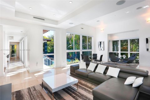 Villa ou maison à louer à Key Biscayne, Floride: 5 chambres, 343.83 m2 № 2022540 - photo 8