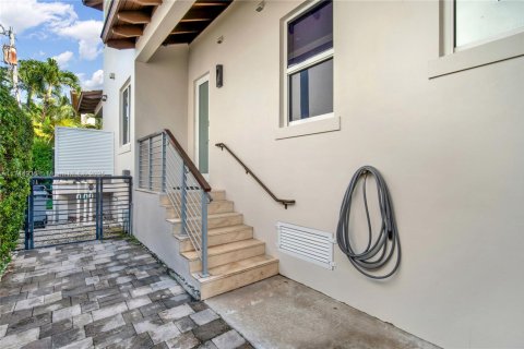 Villa ou maison à louer à Key Biscayne, Floride: 5 chambres, 343.83 m2 № 2022540 - photo 21