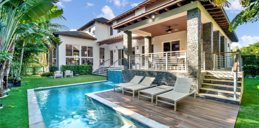 Villa ou maison à Key Biscayne, Floride 5 chambres, 343.83 m2 № 2022540