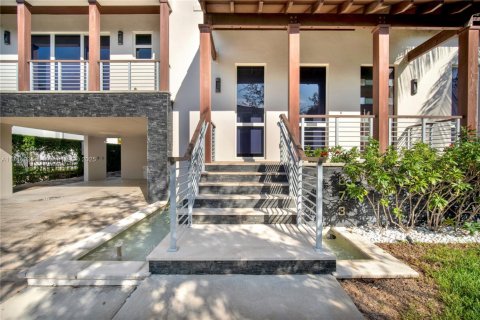 Villa ou maison à louer à Key Biscayne, Floride: 5 chambres, 343.83 m2 № 2022540 - photo 23