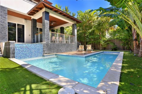 Villa ou maison à louer à Key Biscayne, Floride: 5 chambres, 343.83 m2 № 2022540 - photo 5