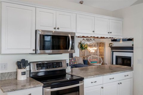 House in Largo, Florida 4 bedrooms, 223.43 sq.m. № 2216247 - photo 23
