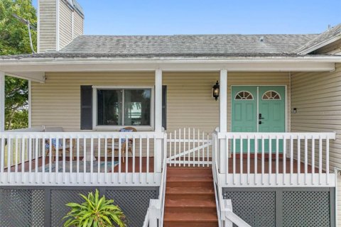 House in Largo, Florida 4 bedrooms, 223.43 sq.m. № 2216247 - photo 4