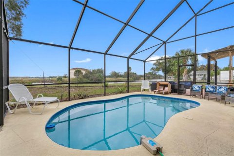 House in Largo, Florida 4 bedrooms, 223.43 sq.m. № 2216247