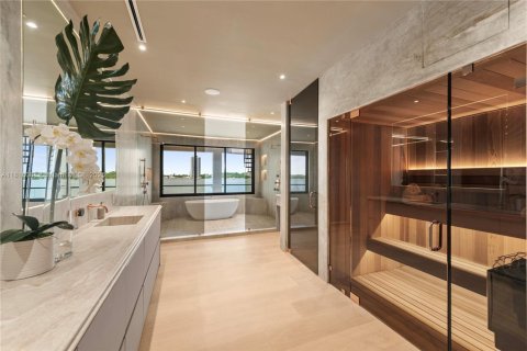 House in North Miami Beach, Florida 6 bedrooms, 591.23 sq.m. № 1770258 - photo 25