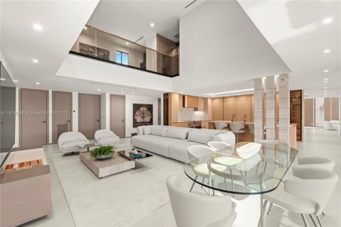 House in North Miami Beach, Florida 6 bedrooms, 591.23 sq.m. № 1770258 - photo 15