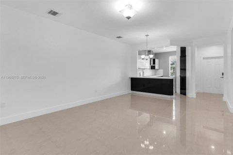 Townhouse in Homestead, Florida 4 bedrooms, 146.04 sq.m. № 2028106 - photo 9