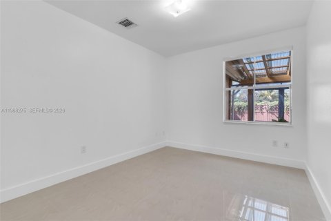 Townhouse in Homestead, Florida 4 bedrooms, 146.04 sq.m. № 2028106 - photo 12